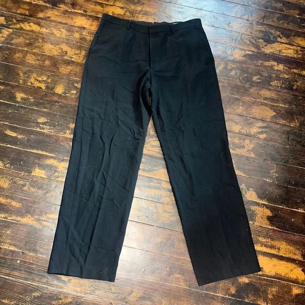 Banana Republic black minimalist business casual 36x32 slacks